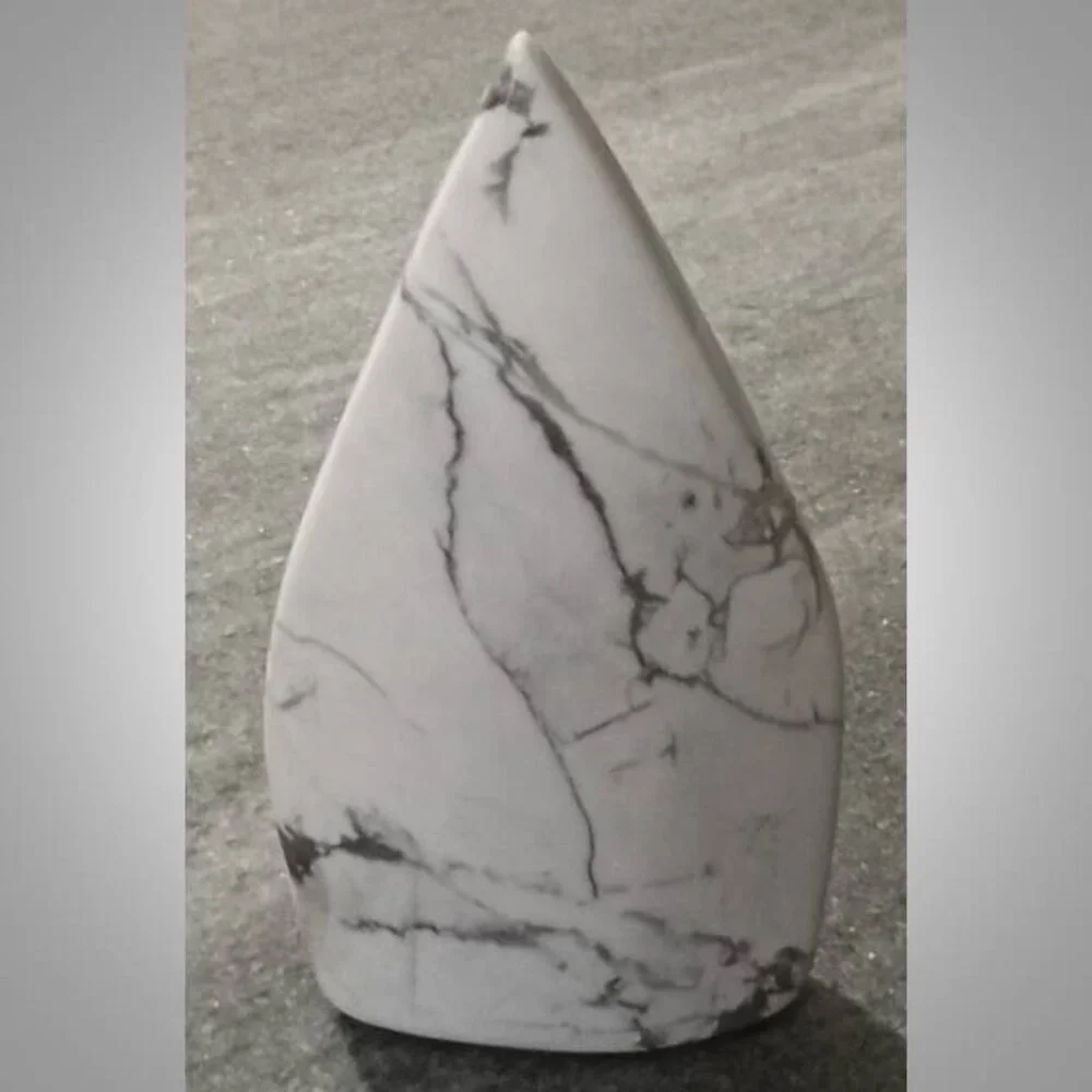 HOWLITE stone rock crystal FLAME 01 INSPIRATION - creativity - insomnia
